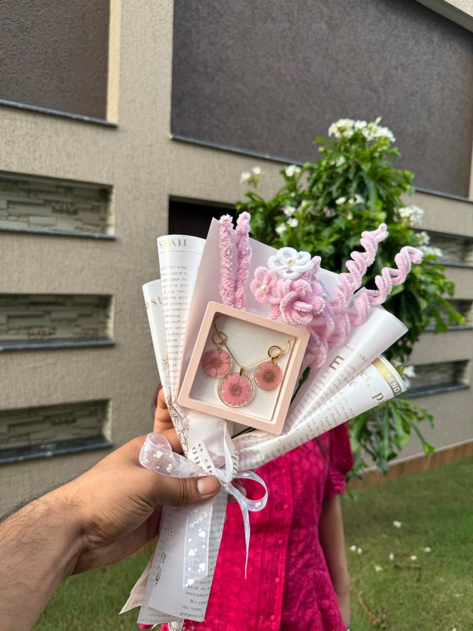 Revéla Reverie Blush Bouquet